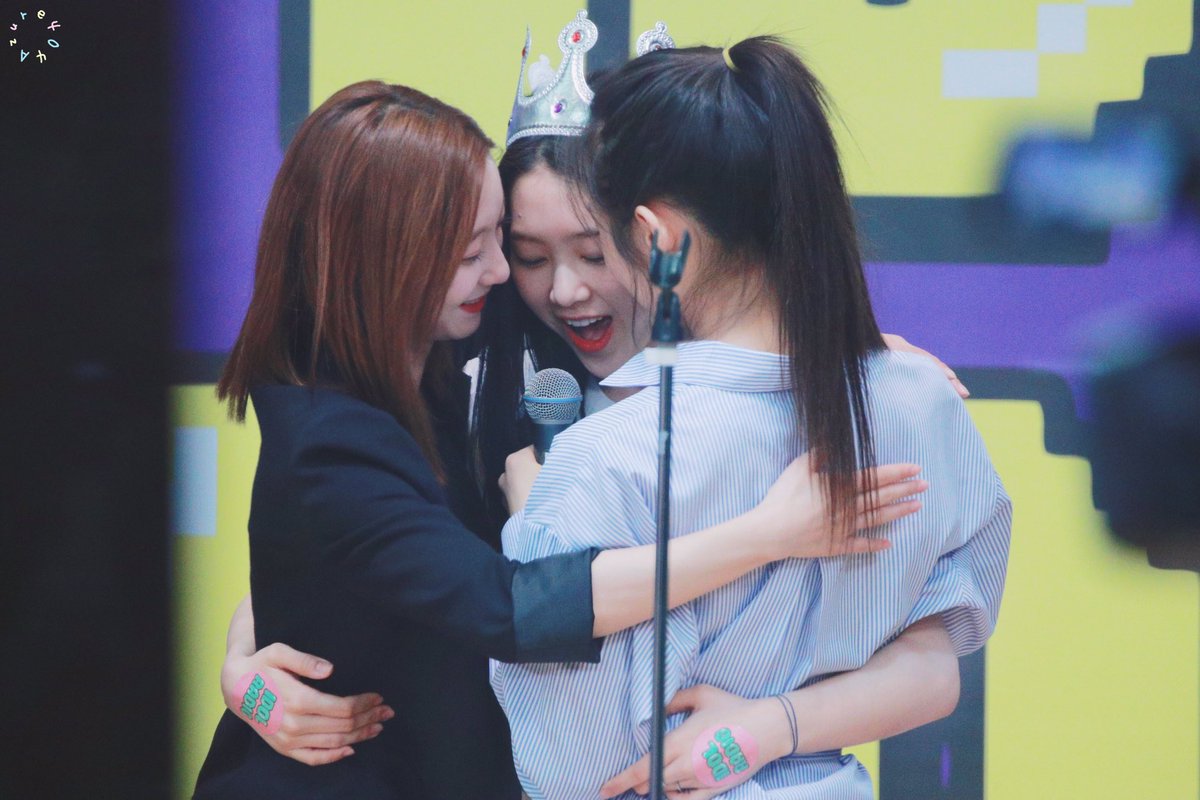 0404Azure's tweet photo. 190522 아이돌라디오
#오마이걸  #OHMYGIRL #지호 #JIHO #ジホ
@WM_OHMYGIRL
💙💛❤️ https://t.co/dC7UuvJpYb