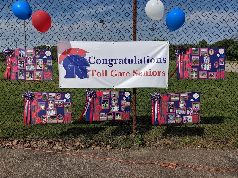 Titans honor their 5 senior players before yesterday's game vs Portsmouth.  Congrats Will, Jake, Caleb, Nick, &amp; Jacob. <a href="/TGBaseball_/">Toll Gate Baseball</a>