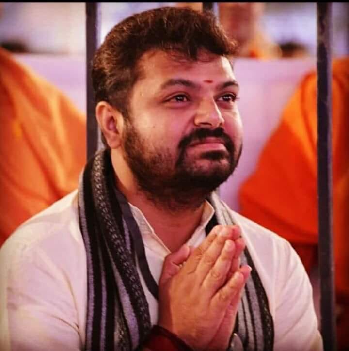 vivekshettym's tweet photo. BJP won 25 MP seats in Karnataka &amp; proved Modi Wave again.People from Karnataka showered appreciation towards Modi ji work. It's very right time to remember our beloved Chakravarthi Sulibele &amp; his team work to present Modi ji works throughout Karnataka with his strategies. https://t.co/pkfUGGe0gE