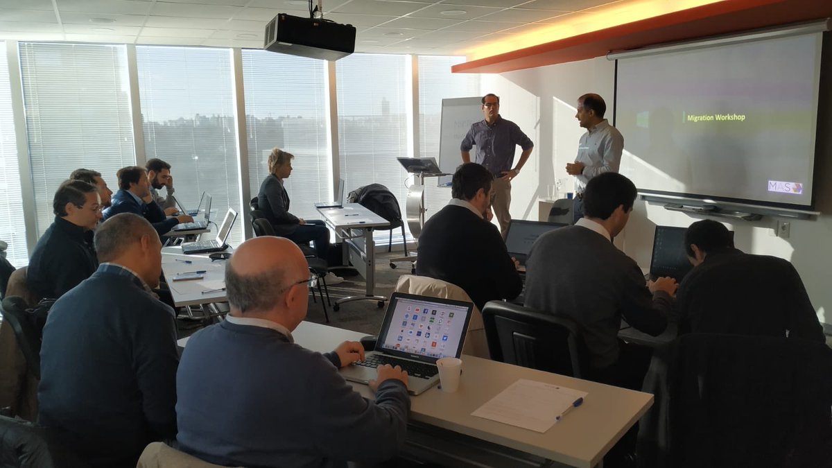 _MaSSoluciones's tweet image. ¡Comenzamos! Azure Migration workshop a cargo de  Mario Rodríguez ✅Introducción a las áreas de solución de @Azure 
✅#AzureMigrate
✅Azure Site Recovery