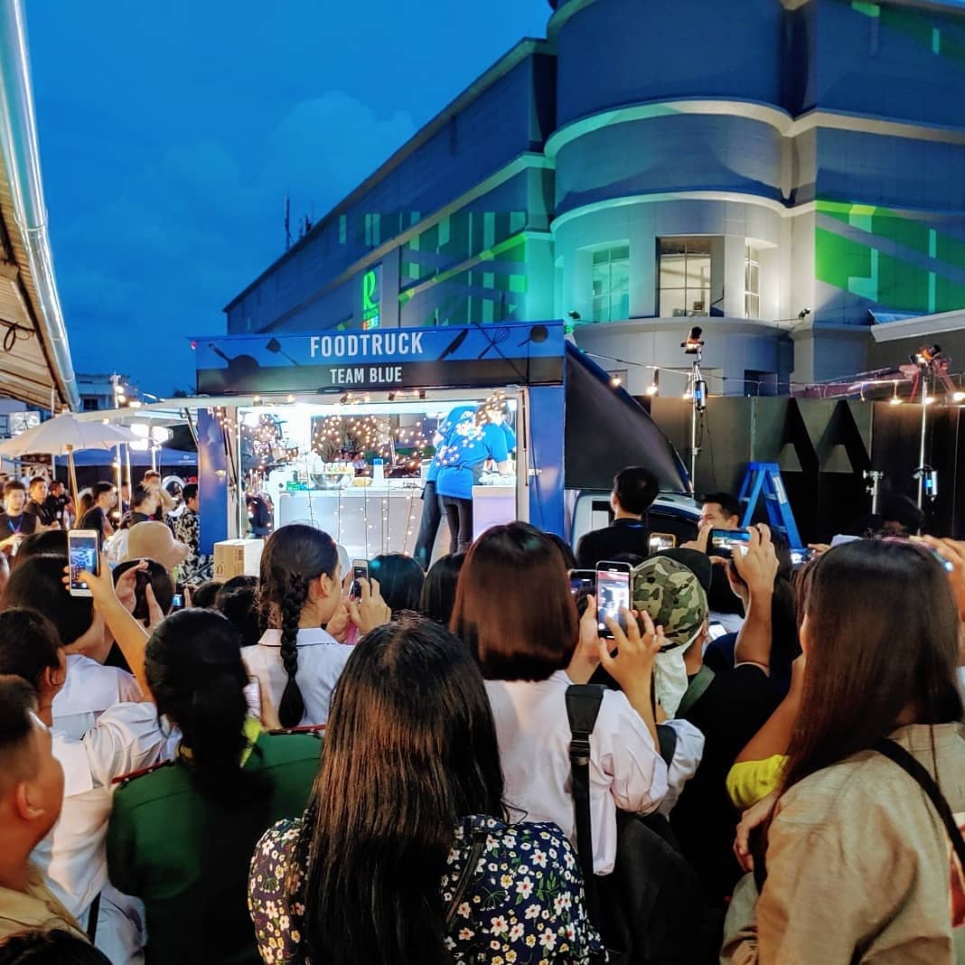 allkillmusic's tweet photo. #FoodTruckBattleSeason1
2019 TV Shows in #Thailand
뜨거운 열기!! 2차대결 #태국 #예능 #요리 #먹방 #푸드트럭 #foodtruck #wayv #ten #텐 #예은 #남태현 #james #kitty #방송 #촬영 #wawacnc #와와컬처앤콘텐츠 #kpop #케이팝 #music #artist #producer #creativedirector #entertainment https://t.co/oIckLqjlF9