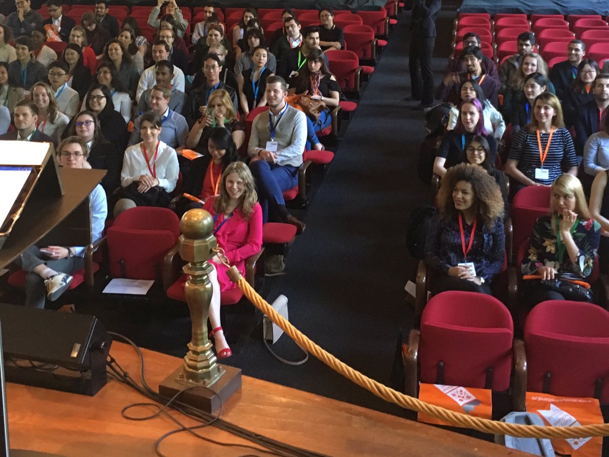 freddyweima's tweet photo. Great attendance at the #HollandScholarship Day in Amsterdam, good mix of returned Dutch students and international students from all over the world. Now @Nuffic colleague @pupupin leading the way in the speeddate networking session https://t.co/KgVraJu1T8