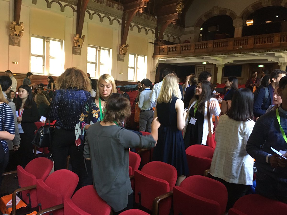 freddyweima's tweet photo. Great attendance at the #HollandScholarship Day in Amsterdam, good mix of returned Dutch students and international students from all over the world. Now @Nuffic colleague @pupupin leading the way in the speeddate networking session https://t.co/KgVraJu1T8
