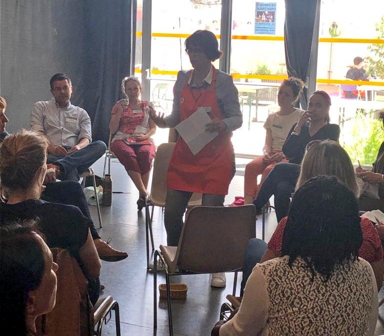 Venez raconter votre expérience "pépite" sur la chaise de la conférence inversée sur le #ManagementAuFeminin #LaFabToulouse 💪💁‍♀️