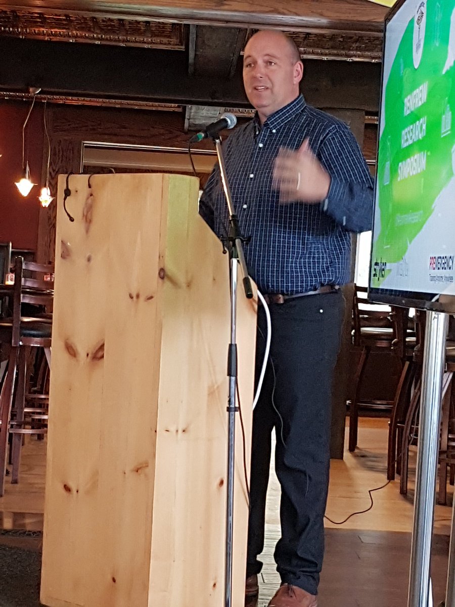 #RPRS19 <a href="/RenfrewResearch/">Renfrew Paramedic Research</a> <a href="/ChiefMNolan/">ChiefMNolan</a> addresses the participants at this years conference.  #leadership