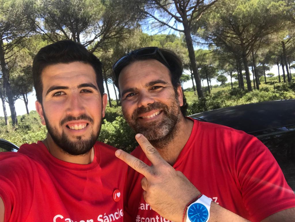 carmen_sm81's tweet photo. Esta mañana hemos visitado a l@s vecin@s de Majadales de Roche llevando nuestras propuestas y hemos intervenido en radio juventud juventud de Conil.
#ContamosContigo #ContigoConConil el 26 de mayo #HazQuePase #VotaPsoe 🌹#EsLaHoraDelCambio #UnConilConCorazon #VotaCarmenSanchez https://t.co/jwSRpwaiQL