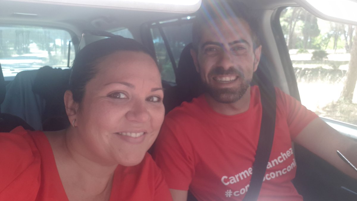 carmen_sm81's tweet photo. Esta mañana hemos visitado a l@s vecin@s de Majadales de Roche llevando nuestras propuestas y hemos intervenido en radio juventud juventud de Conil.
#ContamosContigo #ContigoConConil el 26 de mayo #HazQuePase #VotaPsoe 🌹#EsLaHoraDelCambio #UnConilConCorazon #VotaCarmenSanchez https://t.co/jwSRpwaiQL