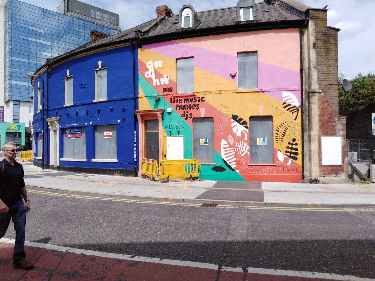 timhhartley's tweet photo. Heb gerdded fforma ers sbel. Trist iawn.
The state we're in. @cardiffcouncil
#SaveGuildfordCrescent https://t.co/tPIG67kPtk