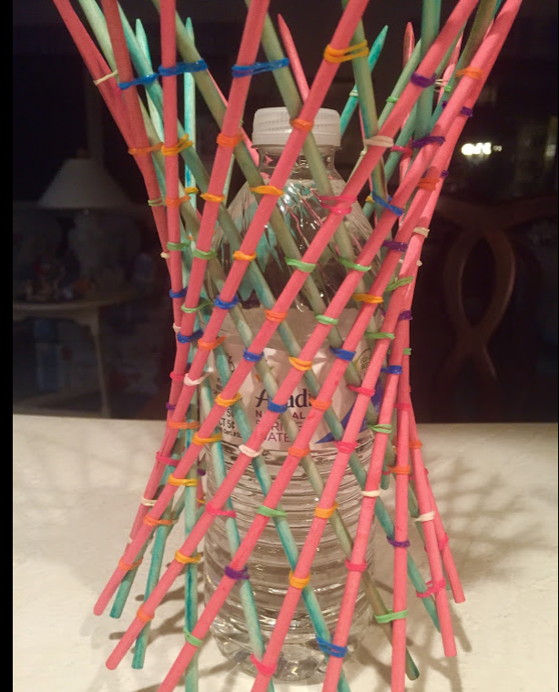 GiftedTawk's tweet photo. Math/Art woven together at angles that stretch. 1st, we dyed skewers in food coloring, then wove rubber bands to create #hyperboloids. Learn more here. https://t.co/dQcGs11fVT @FindMath @1909svdb @FirstInMath @heidi_allum @arsinoepi @bohndrake @onelearningseed @RobertSun24 #math https://t.co/18cwmXFZ0L