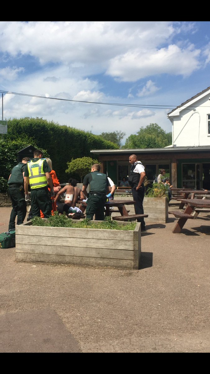 ThisQueensPark's tweet photo. Knife attack in Queen's Park, the victim just wounded and able to talk, attacker fled.

@MPSQueensPark and @metpoliceuk @Ldn_Ambulance were amazing not to scare the children in the park as lots of school off for #EUelections2019 

↓ © @ThisQueensPark https://t.co/6TrgkIqwVl