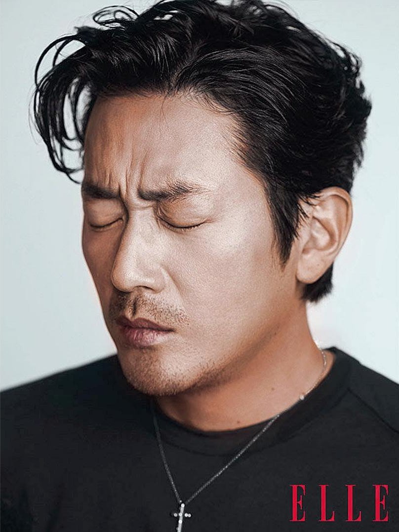 하정우 흑백 사진에 색 넣었습니다. 맛있게 드세요.
