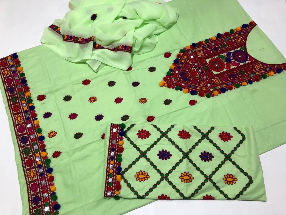 M_talha09's tweet photo. Ari work 3 pc suits with chiifon Dupta plz order inbox or whatsapp 03346004003 https://t.co/uQUogY7FhI