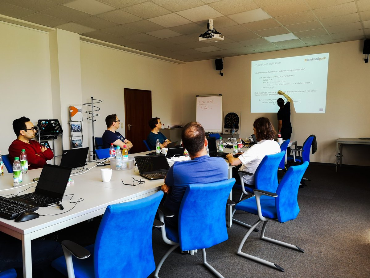 HendrikDahmke's tweet photo. Today: #handsonlearning #python
The best way to learn something new is by just doing it. Today I am learning how to teach. Together with @jdorfner #liebewasdutust #lovemyjob @methodpark https://t.co/6HuMTXHtpB