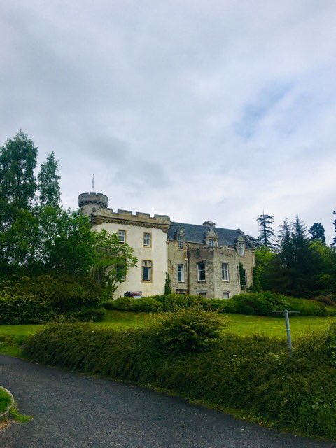 WHInverness's tweet photo. πhttps://t.co/OrJ2Plc9doπ
Dating back to 1542, Tulloch Castle has been home to many Lairds of Tulloch until it was renovated and converted into a hotel in 1996. The castle stands quite proudly overlooking the Royal Burgh of Dingwall in the Scottish Highlands..π°
#WHInverness https://t.co/URP3eWmRG6