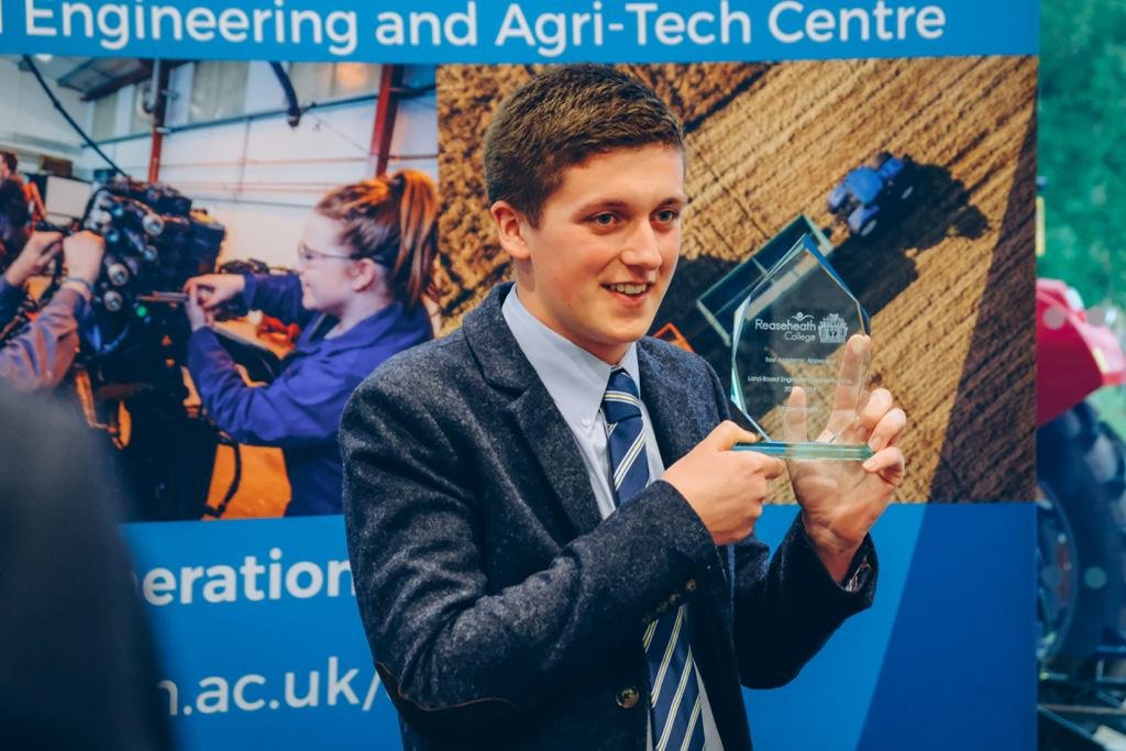 ErnestDoeSons's tweet image. Huge congratulations to our #Marlesford #Apprentice Rupert Hayes who has been awarded ‘Best Academic 2016-2019’ at #Reaseheath College in Cheshire bit.ly/welldoneRupert  #Apprenticeship