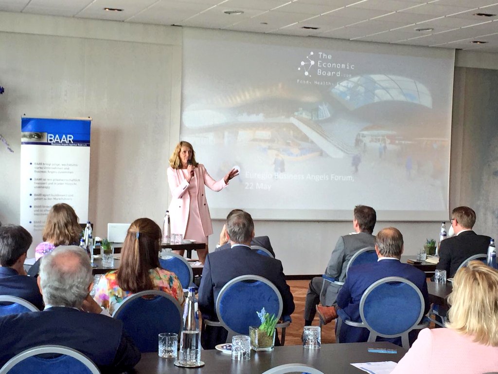 economicboard's tweet photo. Boardlid Enny van de Velden @CCVNederland sprak 22 mei tijdens het @EuregioAngels Forum over het belang van samenwerkingen tussen Duitse en Nederlandse investeerders en bedrijven: Het begint met een gezamenlijke drive en een doel. The Economic Board was host van dit event. https://t.co/UM3yF9vSZD