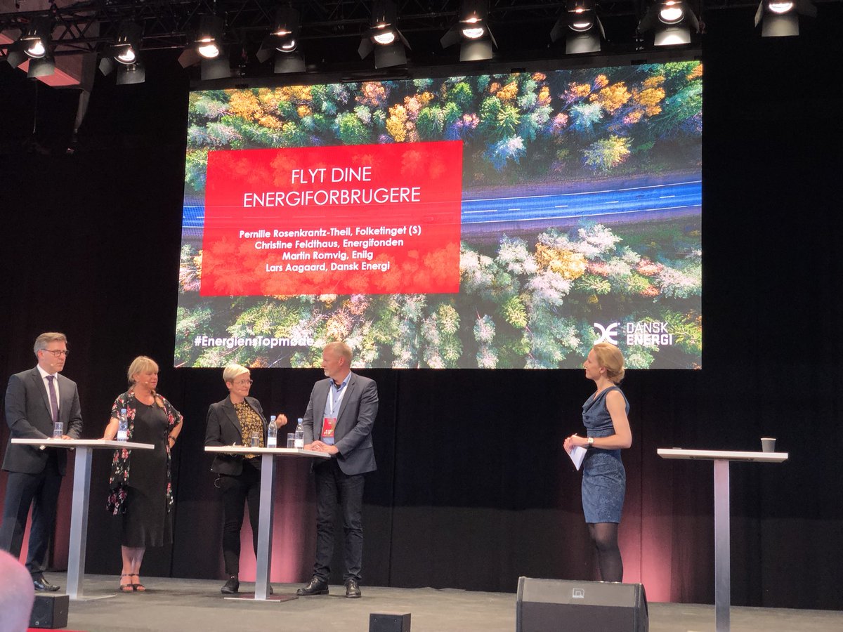 Debat om danske energiforbrugere på #EnergiensTopmøde “Vi skal løse udfordringerne i fællesskab og kigge mere på, hvad der giver mening for kunderne” udtaler Martin Romvig, adm. direktør i <a href="/Eniig_dk/">Eniig</a>