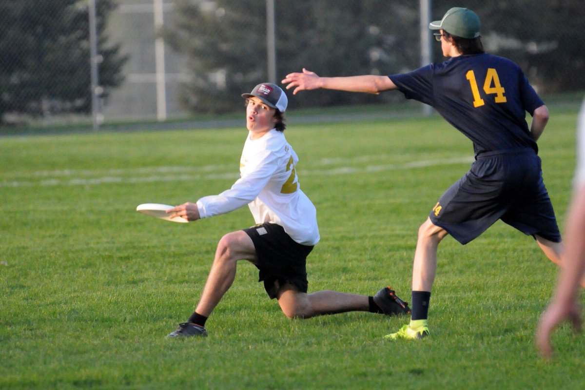 avhsultimate's tweet photo. Tonight! Come on down to Johnny Cake for the last games of the regular season in a senior night doubleheader as we celebrate 10 years as a program!

6 - Boys v. @hopkinsultimate 

7:45 - @AVHSGirlsUlty v. @epgirlsultimate https://t.co/PQtsfKlNg3