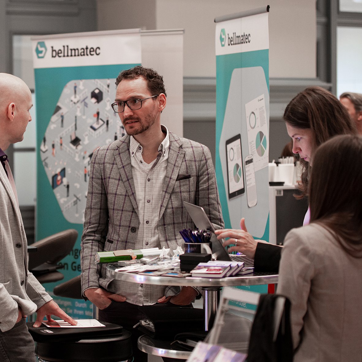 bdmesse's tweet photo. 💪💻Heute vor einer Woche ist die Digitalisierung in die Kongresshalle am Zoo eingezogen😁   

#throwbackthursday #digitalwakeup #bd2019 #digital #Digitalisierung https://t.co/B6FqL6OLfb