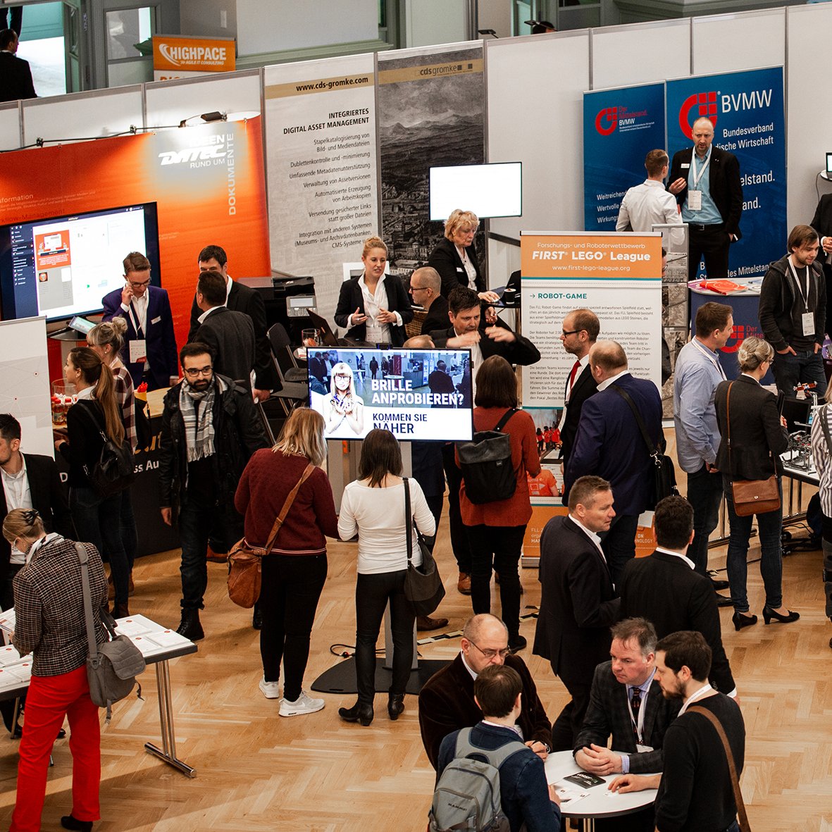 💪💻Heute vor einer Woche ist die Digitalisierung in die Kongresshalle am Zoo eingezogen😁   

#throwbackthursday #digitalwakeup #bd2019 #digital #Digitalisierung
