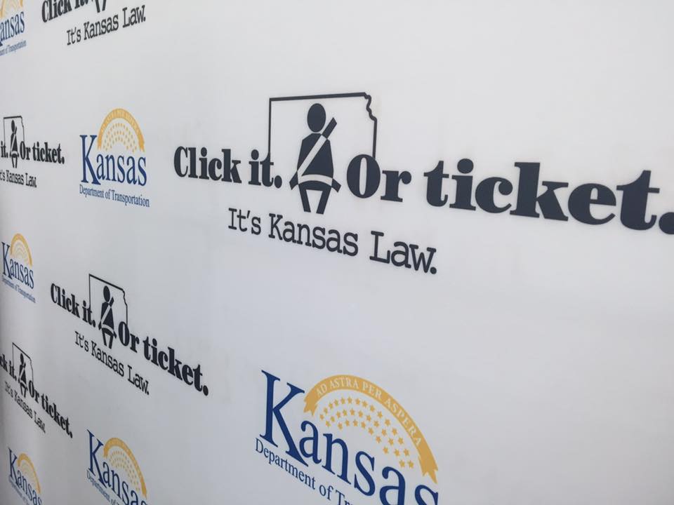 FinneyCoTransit's tweet photo. #ClickItOrTicket #ItsTheLaw #ItsKansasLaw #SafetyFirst #StaySafe #Important #SparedTheWord #Share #Kansas #GardenCityTransit #FinneyCountyTransit #RideFCT #GardenCityKS #GardenCity #KDOT #Like https://t.co/9z5j8KsUg6