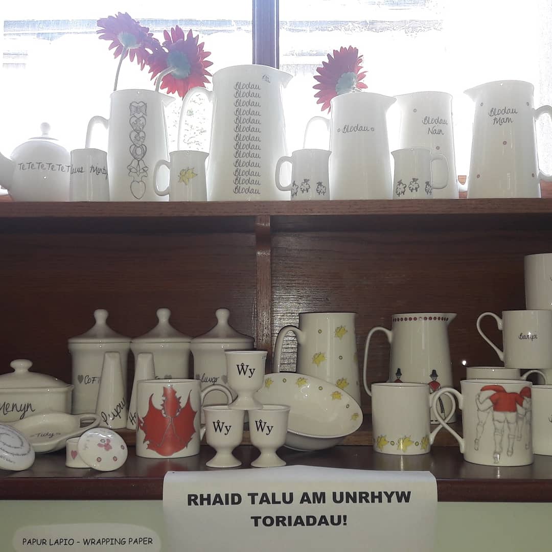 LlyfraurEnfys's tweet image. Beautiful things 😍😍 #beauties  #welshconnection #cymraeg #anrhegion #gifts #lush #crockery #fathersday #birthdays #penblwydd