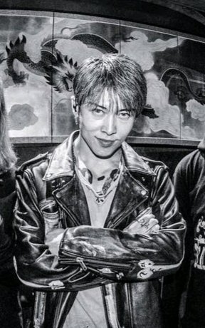MiyaviToday's tweet photo. 2018.05.23 Right before we hit the stage irvingplaza 20180520 So grateful to be onstage with these guys who have a great heart and creative attitude. Thanks for believing in me and getting onboard... #DAY2WorldTour

#MIYAVI #MIYAVIonthisday https://t.co/rLFjw32RB9