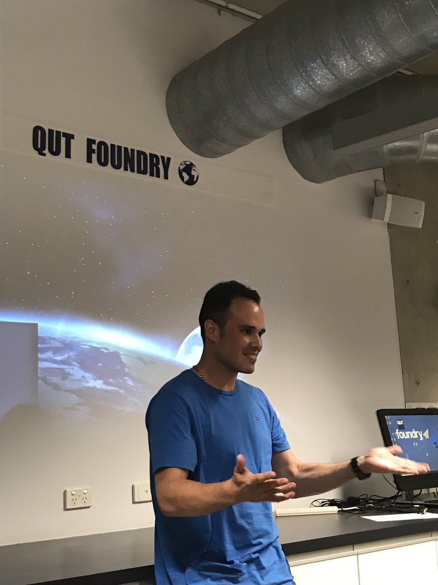 QUTEship's tweet image. #IDEASLaunched impromptu pitch! 😊