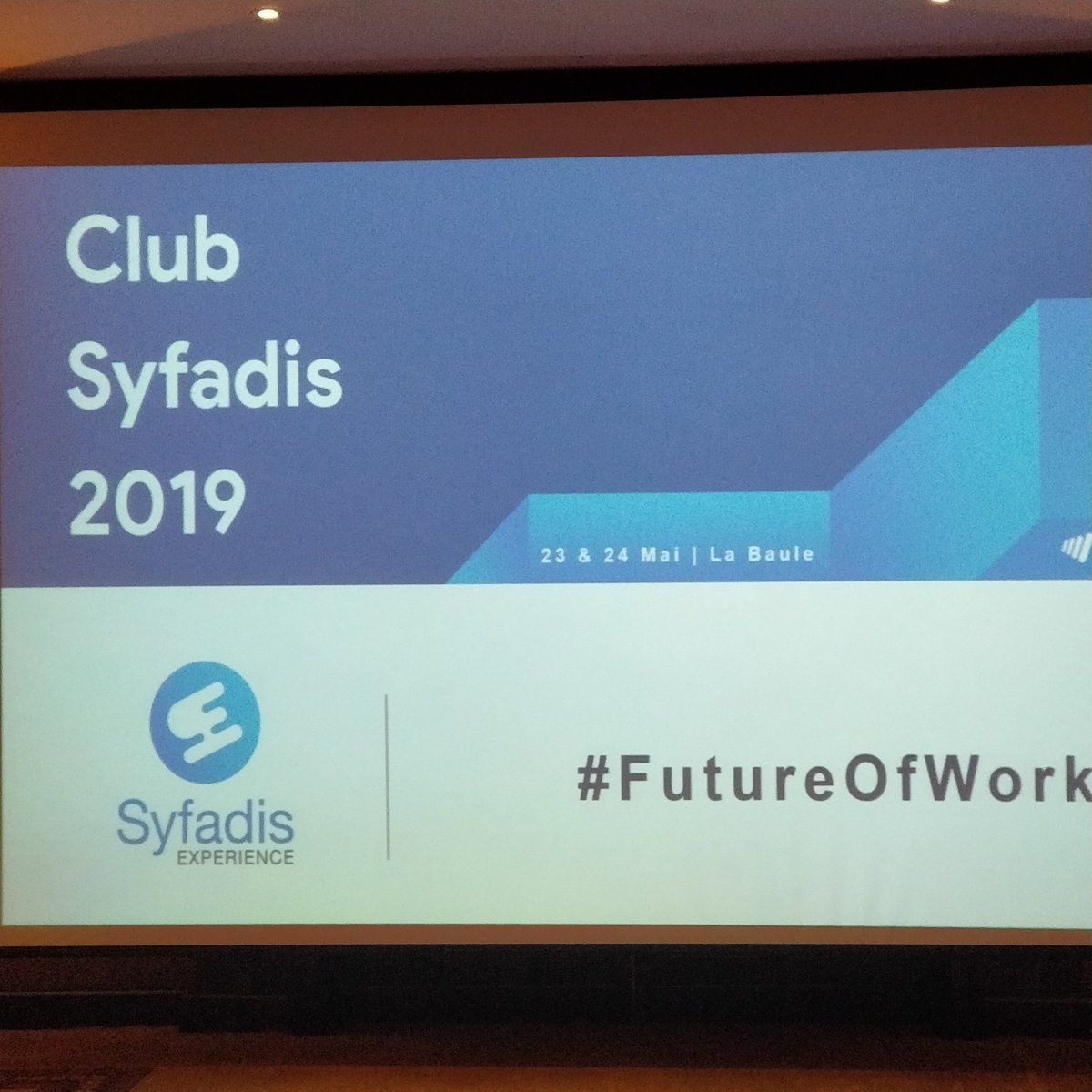 jlnrcdc's tweet photo. Au #ClubSyfadis de @FuturSkill, @DenisJacquet nous parle automatisation : enjeux, conséquences sur la société, etc.
#LMS #Digital #Formation #Elearning #innovation https://t.co/4G1zL3y27Q