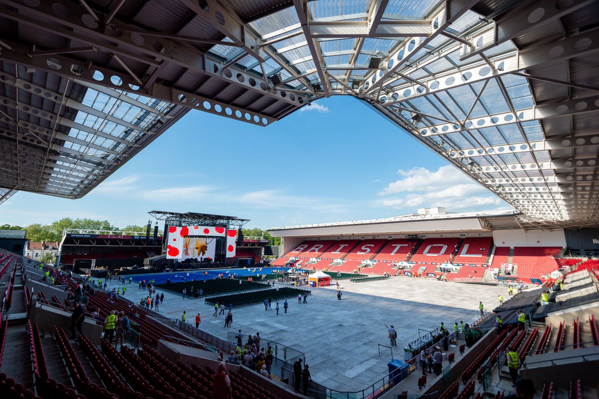 _jmpstudio's tweet photo. Kicking off our coverage of @ashtongatestad 's #SummerSeries concerts with @rodstewart 🙌🏽🎤🎺📸
#jmpuk #contentwithpurpose #ashtongate #SummerSeries #rodstewartlive #rodstewart #bristol #livemusic #bristolcity #bristolbears #eventphotography #musicvenue #sportsvenue #stadium https://t.co/jDyPpXe2ZO
