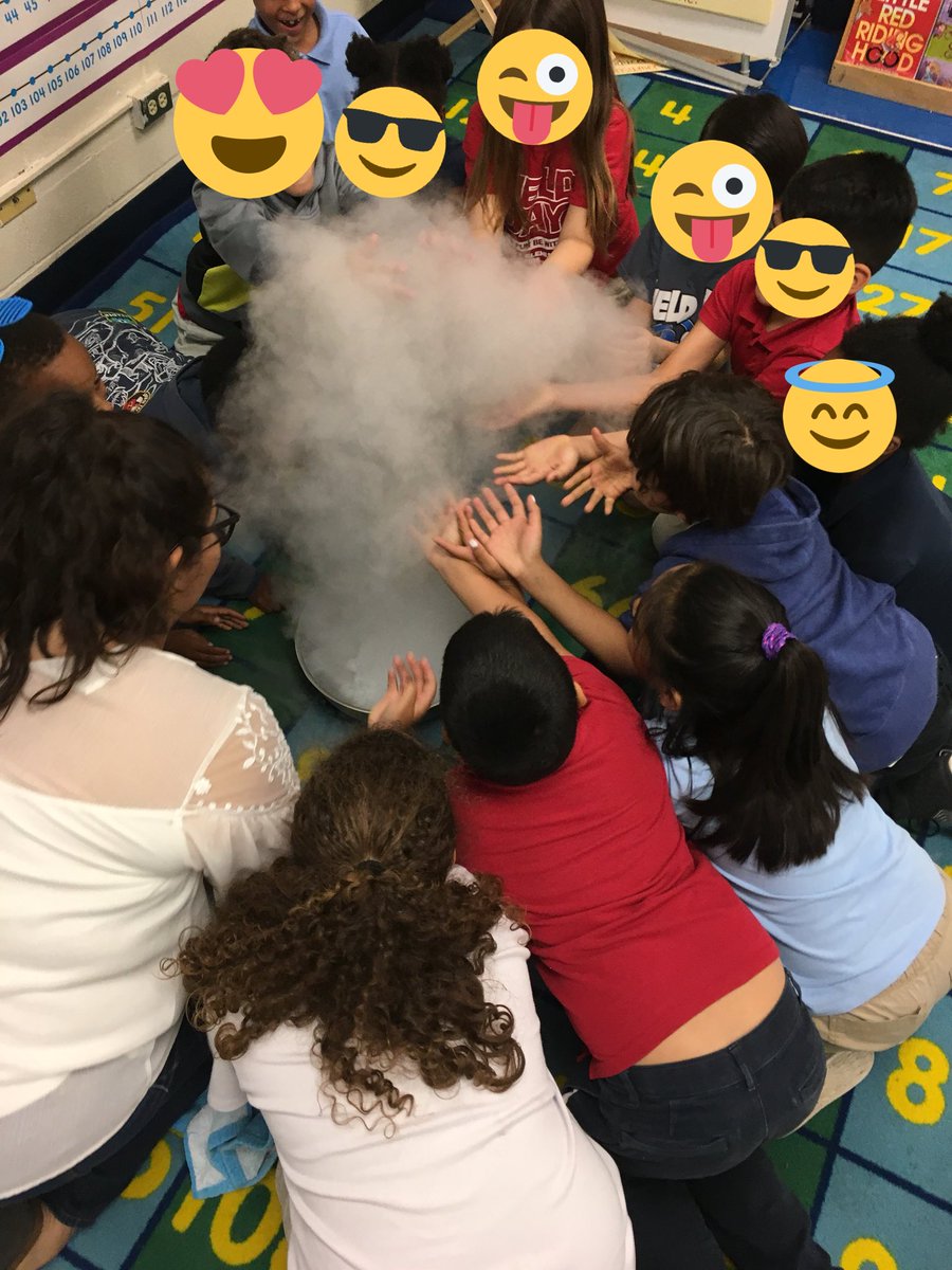 My sweet littles having so much fun with a dry ice experiment! How I wish you could see their expressions, they’re living their best lives right now 😂 #keeplearningfun @CamelotNEISD @NEISD_Science