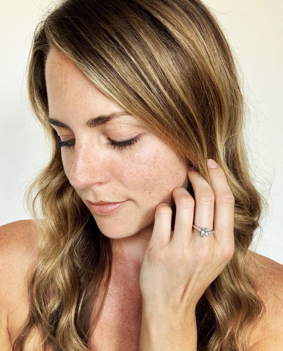 KarmaErwinGomez's tweet photo. Model @lindseykweller’s #haircolor is still looking 🤩
Gorgeous color by Julia in our Park Potomac salon. Are you ready for Memorial Day fun in the sun? 🌞

https://t.co/2Rq28spUfD https://t.co/JABNQSYu3r