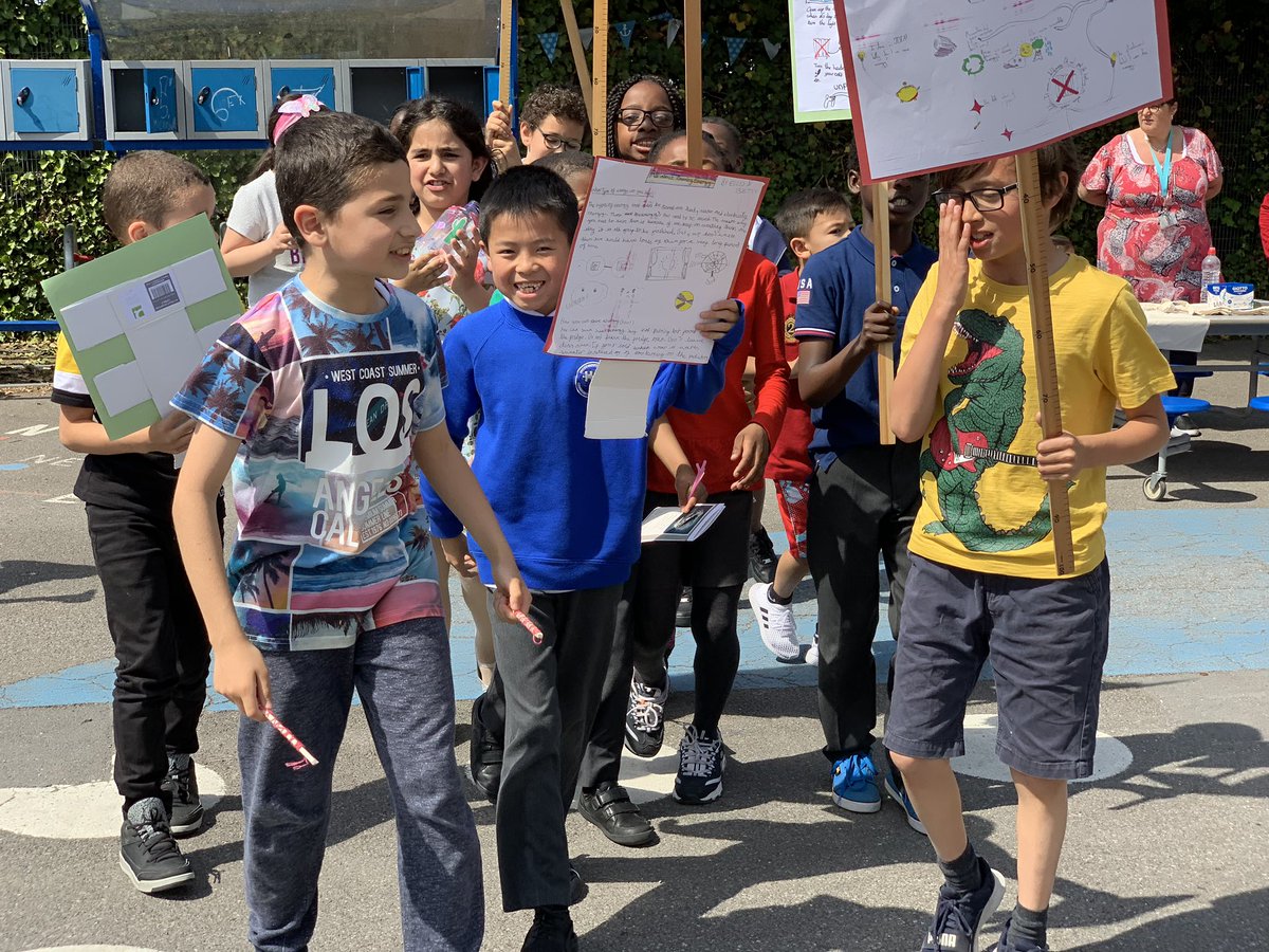 woodberrydownN4's tweet photo. Our #PeacefulProtest through #WoodberryDown playground sent a message to our community and to the world beyond! #BeTheChange #NWFed https://t.co/e8dVzhCIQR