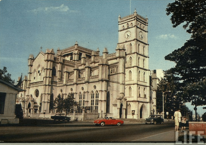 lagostelevision's tweet photo. 1. #CarterBridge Lagos in the 1950's
2. #Marina Lagos Island in the 1940's
3. #TinubuSquare 1960, a gift  to Nigeria by the Lebanese community
4. #Cathedral, Marina, 1940's
#ThrowbackThursday #OldLagos #Eko #Eko4show #LagosYesteryears #EkoBlues #LagosLife #LagosView #LagosLagoon https://t.co/22B8MuLEvi