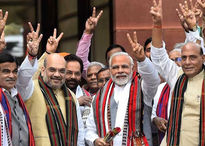 singhofficial_'s tweet photo. @narendramodi  ji hearty congratulations.. on this historical victory. May the future of the country will be much better than we imagine. #NaMoAgain2019 wish you a healthy life.
@abhishek_v_1 @amanrockzz786 @RohitTh04689901 @RstarAbhay @Rishabh33144945 https://t.co/rxYD3dIb3d