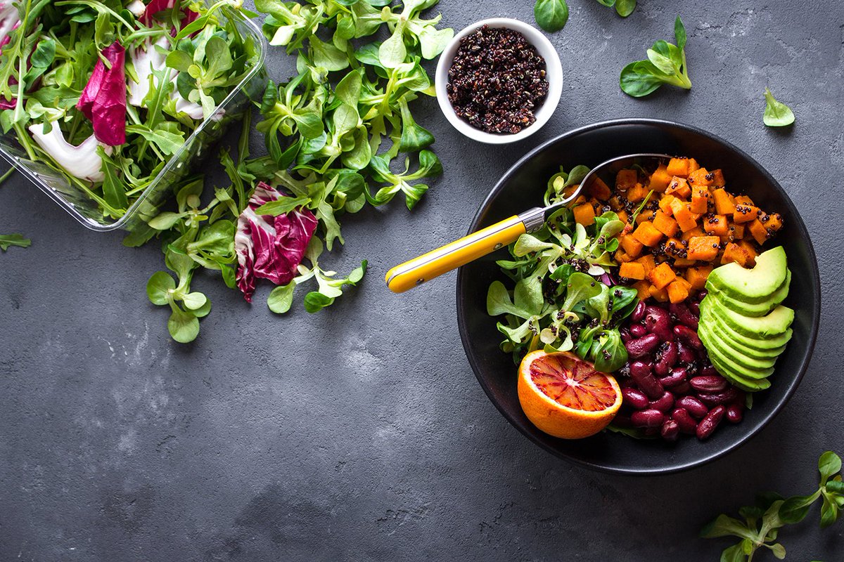 5 Oil-Free Dressings That Will Transform Any Salad dlvr.it/R5Grwb via  <a href="/NoMeatAthlete/">No Meat Athlete</a>
