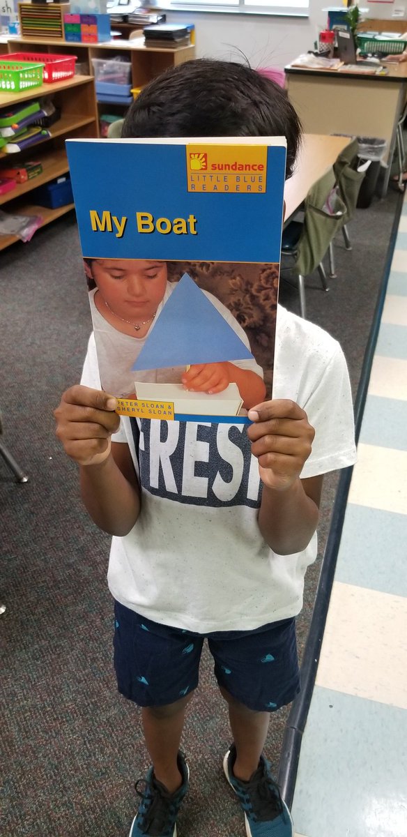 KyleHamstra's tweet photo. "What's your favorite meal of the day?" @kbass2K #MorningMeeting may help monitor students' access to or preference for meals at diff times. One kinder shared his book since we're #ddestemboatrace-ing. Makes me 🤔 about specialists-classroom teacher integration. #SwimFwd #sciKP22 https://t.co/OObldHsPga