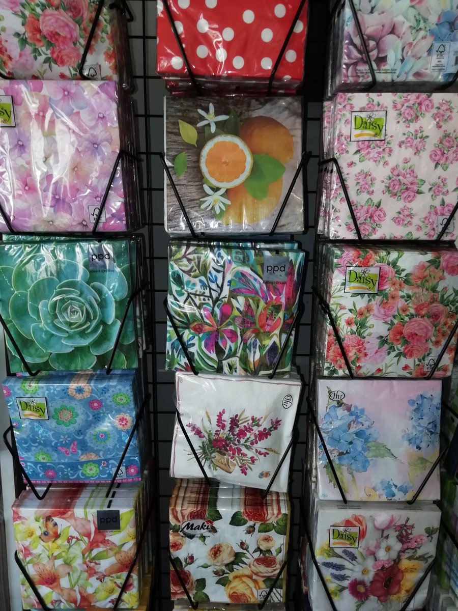 HomelysFO's tweet photo. New serviettes just arrived #serviettes #design #flowers #new https://t.co/0qCcndJMT0