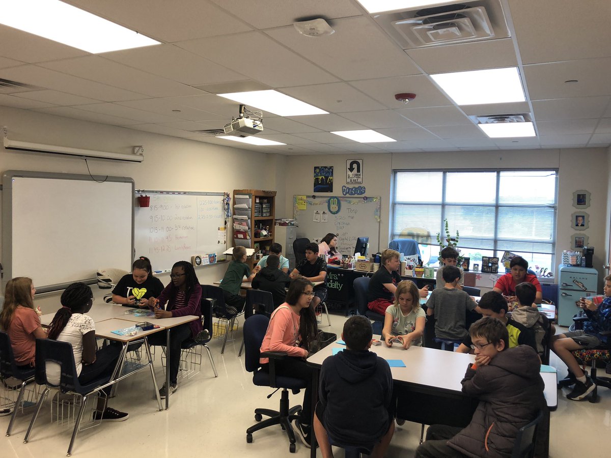pedmama's tweet photo. Uno with Mrs. Pedelty is overflowing!  #PowerOfPositivity #universityday #ourWHY @jenkscsis @sportsfanCS https://t.co/7APUCJCu2Z