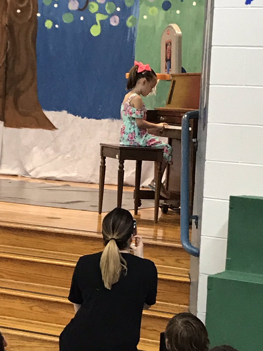 CJHarris_STARS's tweet image. More talented students to celebrate this morning @CJHarris_STARS #WeAreKnowledgeable