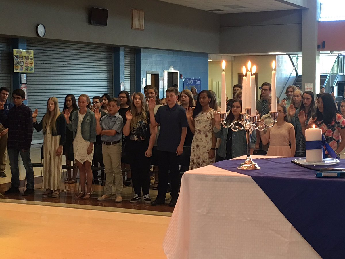 Elite academics shine at Bandera Middle’s annual NJHS induction ceremony! #BMS💙 <a href="/BanderaMiddle/">BanderaMiddle</a>