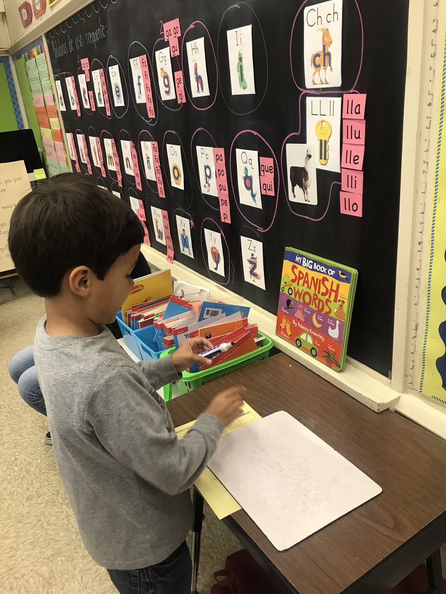 susygonzalez's tweet photo. It was #openhouse at #BixbyElementarySchool so much fun getting a tour of the #Kindergarten #DIClassroom by my amazing son #proudmomma Mil Gracias @OlgaGrimalt https://t.co/BQMRvwbcJR