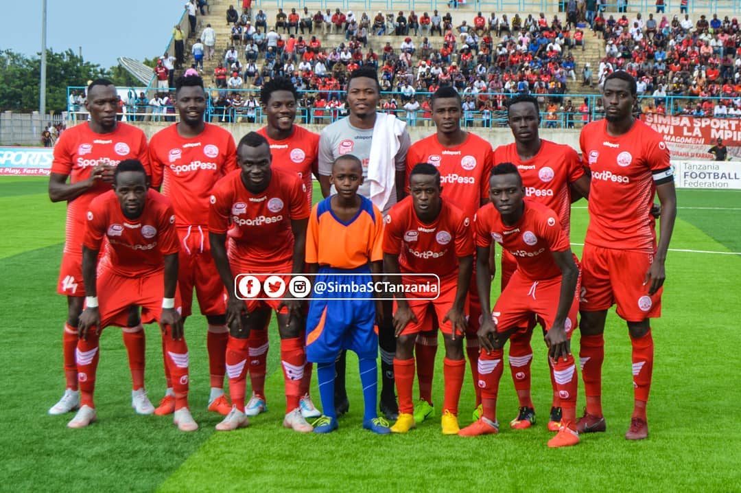 eastafricatv's tweet photo. #MechiyaKirafiki: Kikosi cha kwanza cha Simba dhidi ya Sevilla, saa 1:00 usiku.

1. Manula
2. Coulibaly
3. Mo Hussein
4. Nyoni
5. Wawa
6. Mkude
7. Chama
8. Niyonzima
9. Bocco
10. Kagere
11. Okwi https://t.co/FwgqkggqWU