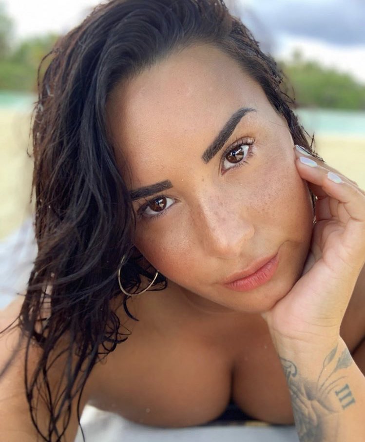 Demi Lovato Madrid🍒 tweet media