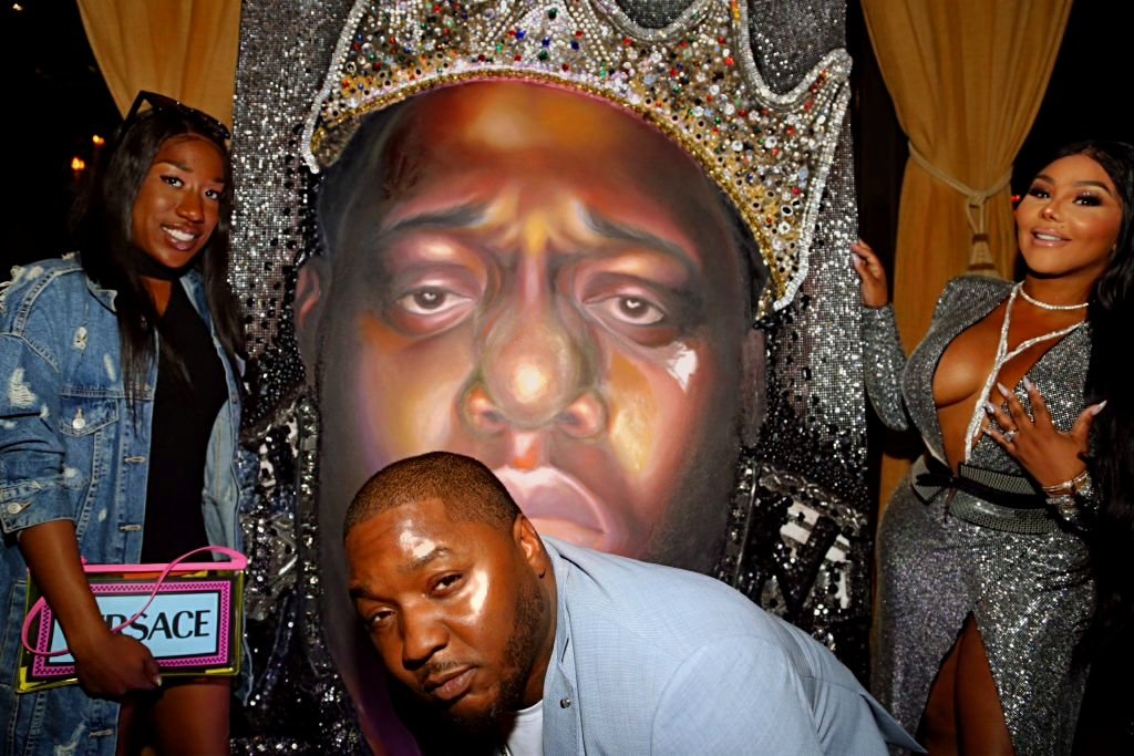 10100WBK's tweet photo. [NEW PHOTO]: T’yanna Wallace, Lil’ Cease, and Lil’ Kim attend Lil’ Kim’s 1st Annual B.I.G. Family Dinner in NYC. (05.21.2019) https://t.co/5Pj6kSBjb7