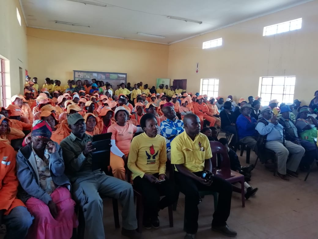 wo_fire's tweet photo. Limpopo Fire Awareness Campaign Launch concluded with dance entertainment by one of our teams. Community members were urged to take responsibility for their fire risk and report fires before they spread.
#FireAwarenessCampaign
#FireSeasonReadiness
#WOF_LIM https://t.co/GDFFyDvVKq