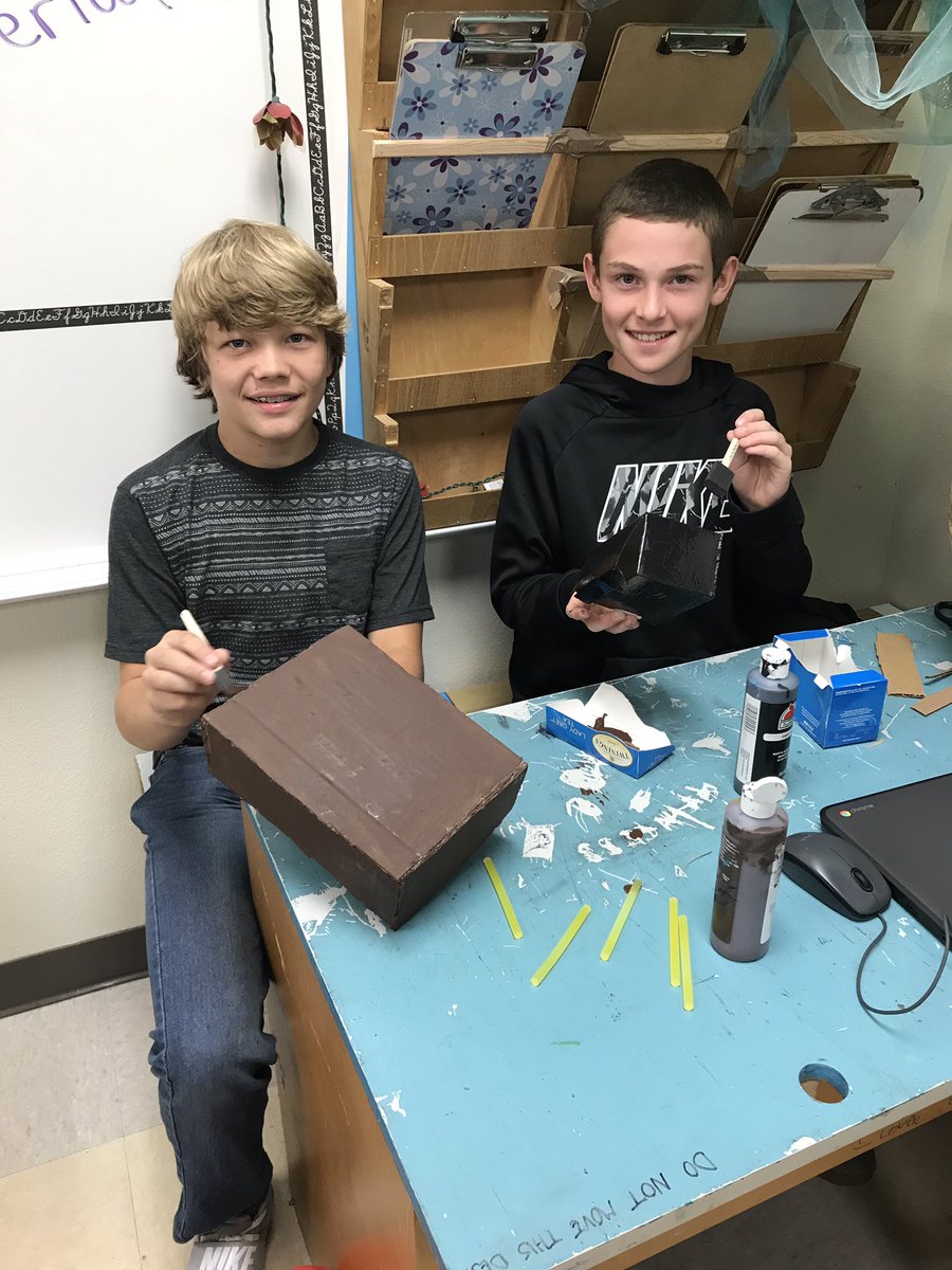 How can students make connections between literature and history?  Why, making artifacts out of odds and ends! #BMS💙 <a href="/BanderaMiddle/">BanderaMiddle</a>