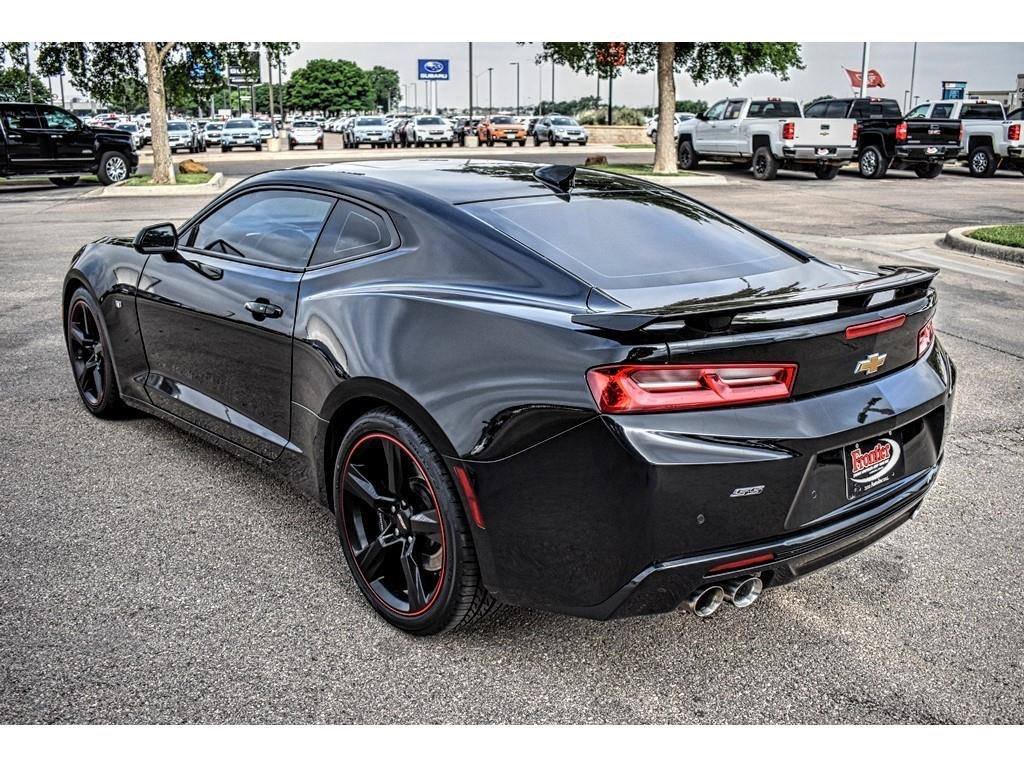 FrontierAuto's tweet image. Check out the red interior on this incredible 2016 #ChevroletCamaro 2SS with LESS THAN 20,000 miles! 🔥
Upgrade your ride today: bit.ly/2EnDRGU