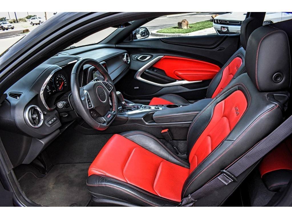 FrontierAuto's tweet image. Check out the red interior on this incredible 2016 #ChevroletCamaro 2SS with LESS THAN 20,000 miles! 🔥
Upgrade your ride today: bit.ly/2EnDRGU