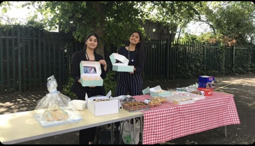 HattonVIForm's tweet photo. A few of our lovely house captains getting reading to help at Victoria Primary School Fete 🦆🧁☀️
•
•
•
#housecaptains #wellingborough #schoolfete #community #aspiration #inspirational #rolemodelstudents #rolemodels #victoriaprimaryschool https://t.co/qnIgGTvGk1